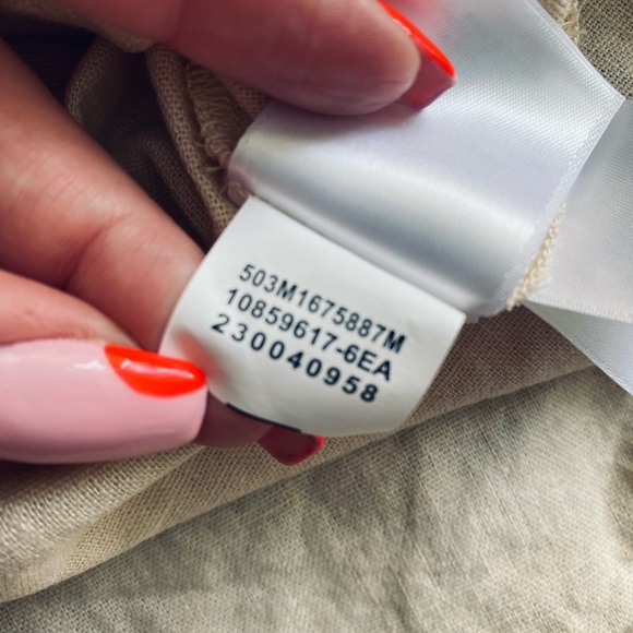 Anne Klein 55% linen short sleeve blouse quarter zip detail beige/ neutral - Picture 9 of 10